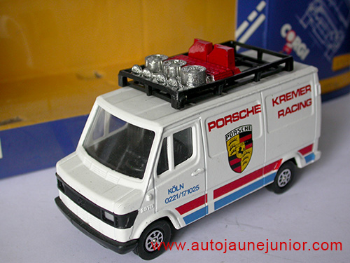 Corgi Toys 207D Van Porsche Kremer Racing