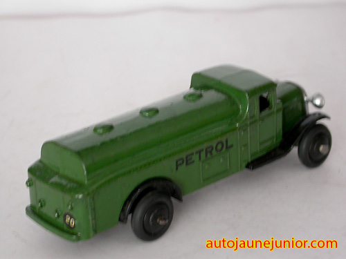 Dinky Toys GB Type 3 citerne  Petrol