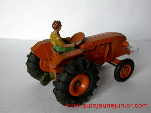 C.I.J E3040 tracteur agricole