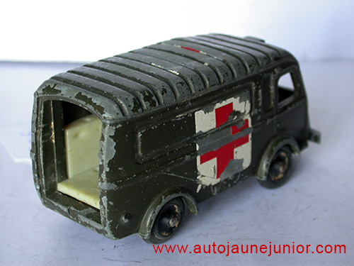 C.I.J 1000Kgs ambulance militaire
