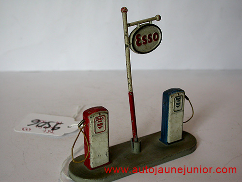 Dinky Toys France pompe essence Esso