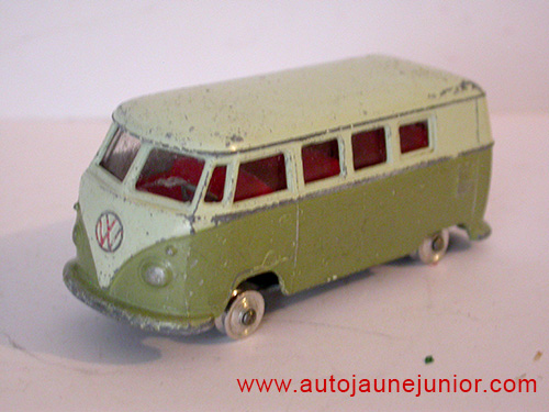 Volkswagen Kombi minibus