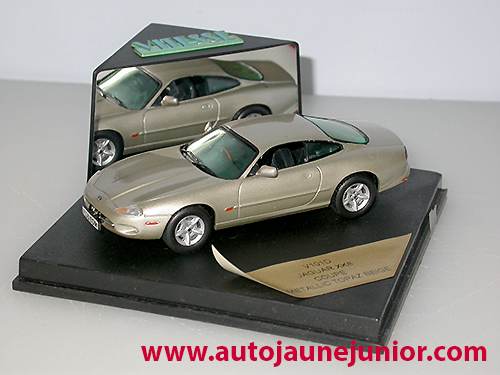 Jaguar xk8 coupe mettalic tpaz beige