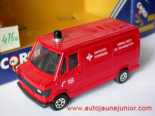 Mercedes 207D Van Ambulance de réanimation
