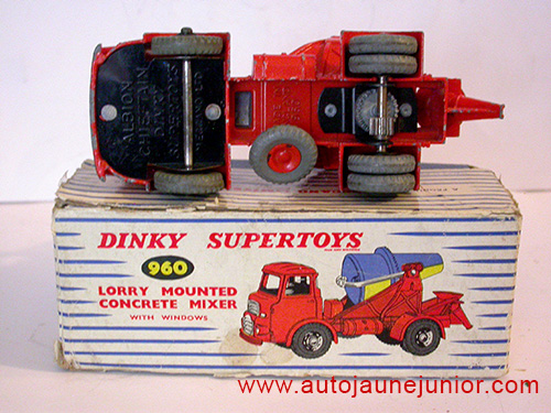 Dinky Toys GB Camion toupie béton