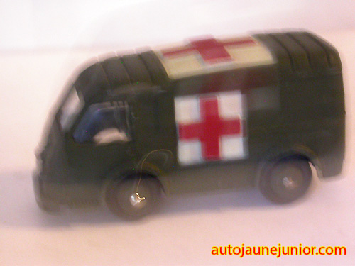 Dinky Toys France Carrier ambulance militaire