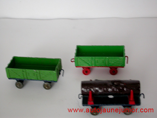 Dinky Toys GB 3 wagons repeints